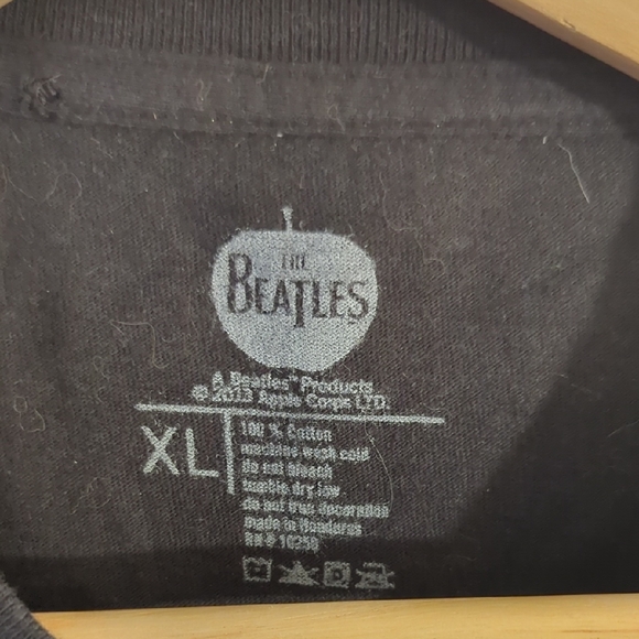 The Beatles Black Short Sleeve Tee Iconic Abbey Road Design - Picture 2 of 3
